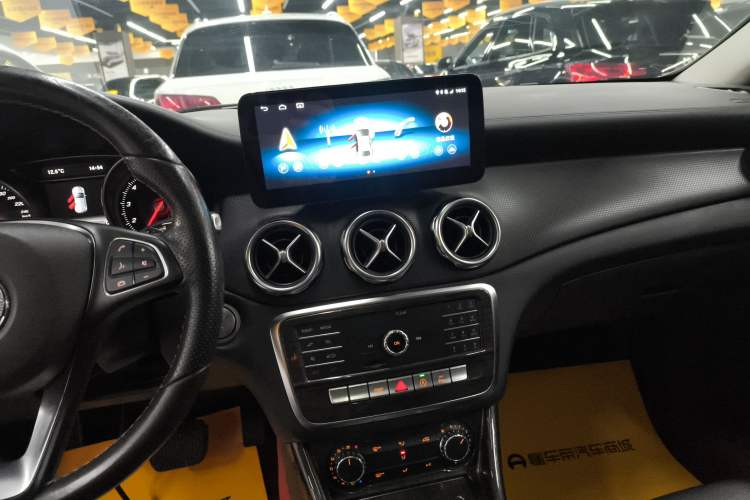 Used Mercedes-Benz GLA 2018 GLA 200 Fashion Model