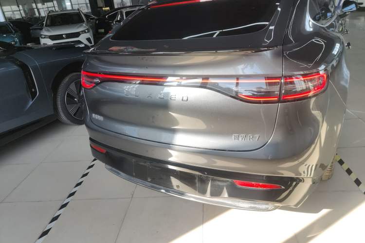 Used Hima Luxeed R7 2024 All-Electric 802 km Max
