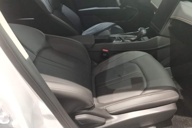 Used Dongfeng Aeolus Yixuan GS 2025 Mach-Edition 1.5L Automatic Starry Edition
