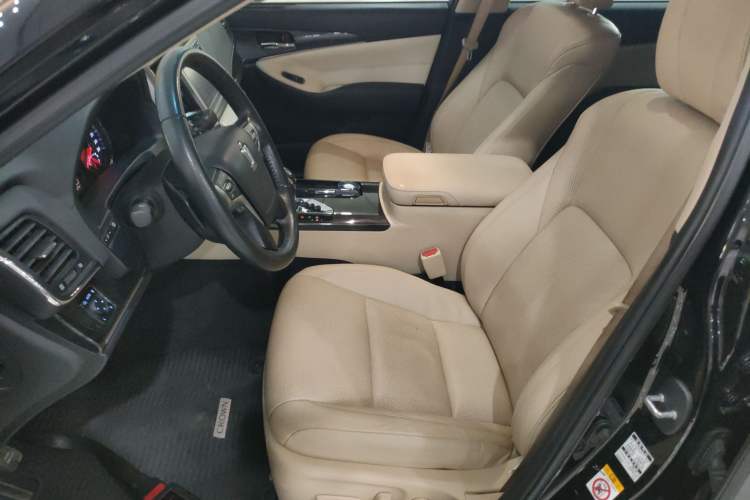 Used Toyota Crown 2018 2.0T Fashion Edition
