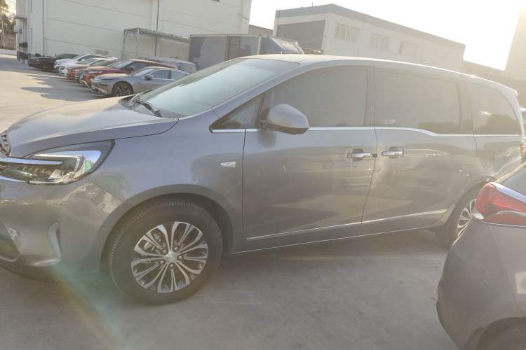 Used Buick GL8 2021 Land Cruiser Executive Class 652T Smart Luxury Model