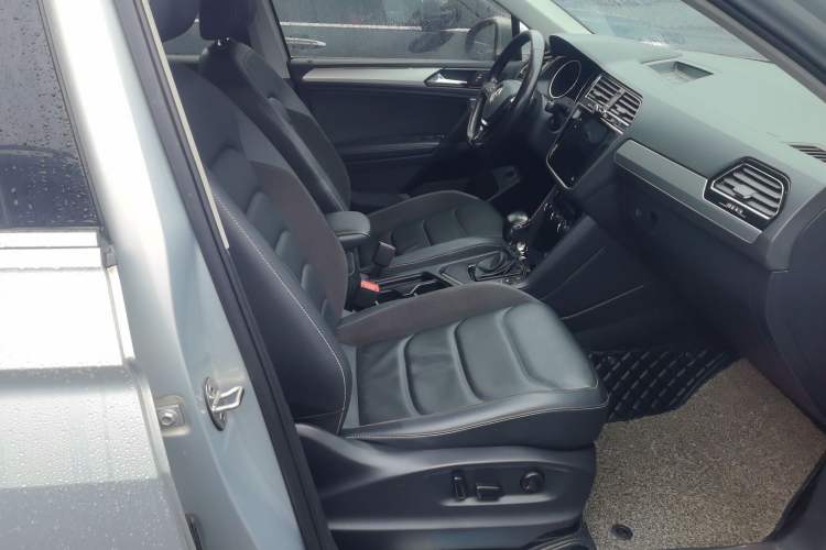 Used Volkswagen Tiguan L 2019 Revised 330TSI Automatic Two-Wheel Drive Smart & Luxury Edition China VI Standard