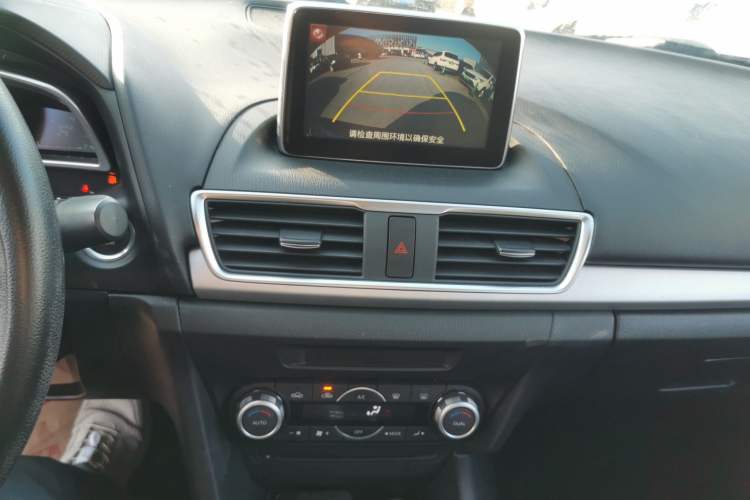 Used Mazda Mazda 3 Axela 2014 Sedan 1.5L Automatic Luxury Model