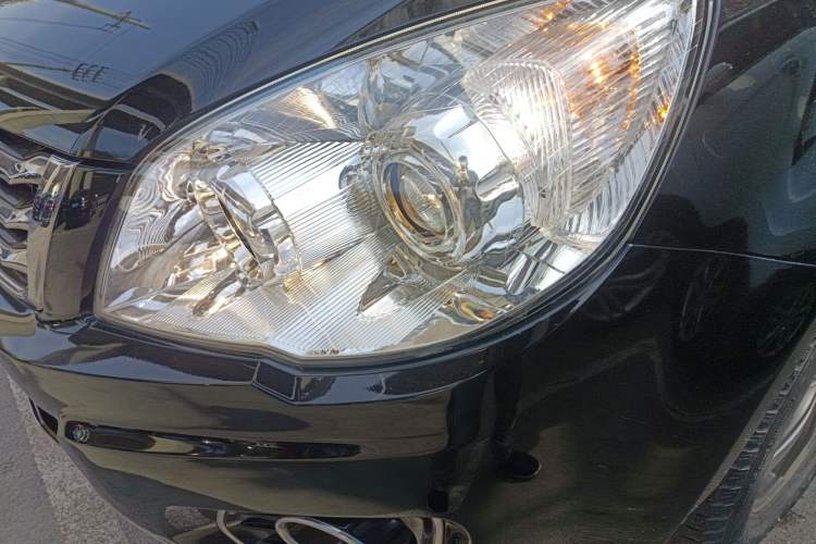 Used Haval H6 2013 Upgraded Model 2.4L Automatic Two-Wheel Drive Elite Version
