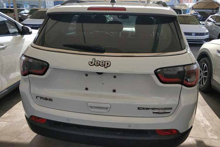 Used  Compass 2017 200T Automatic Family Edition
