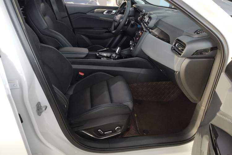 Used Lynk & Co 03 2022 2.0TD DCT JingPro
