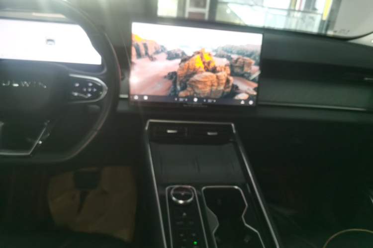 Used Chery Fengyun T9 2024 120 Long-Range Standard Version 5 Seats Lithium-NMC Battery
