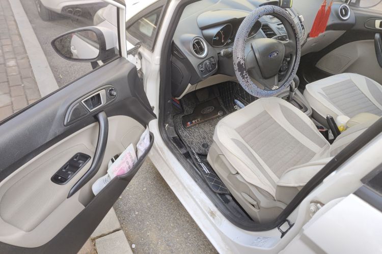 Used Ford Fiesta 2013 Sedan 1.5L Automatic Fashion Edition
