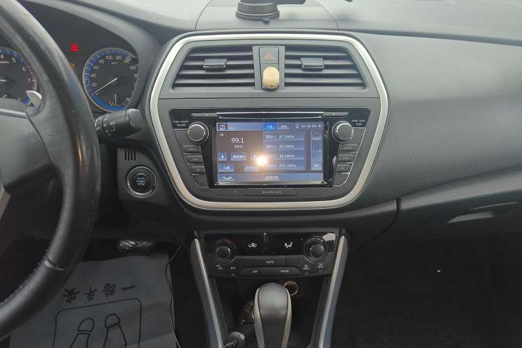 Used Suzuki S-Cross 2014 1.6L CVT Two-Wheel Drive Elite Version
