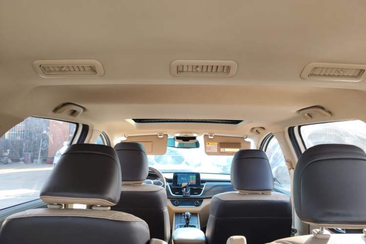 Used Baojun 730 2017 1.5T Manual Prestige Version 7 Seats