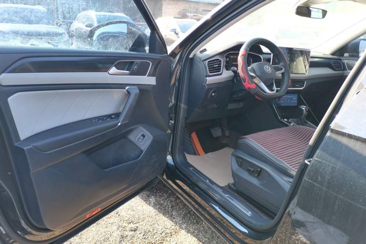 Used Volkswagen Tayron 2023 280TSI Two-Wheel-Drive Luxury Plus Advanced Version
