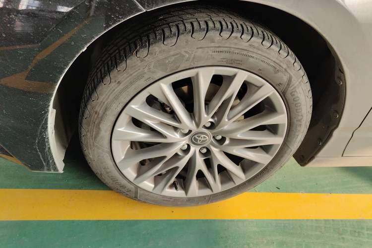 Used Toyota Avalon 2024 Dual-Engine 2.5L XLE Premium Edition
