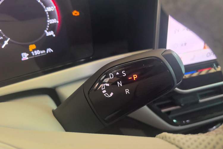 Used Volkswagen Passat 2025 Pro 380TSI Starry Dragon Edition
