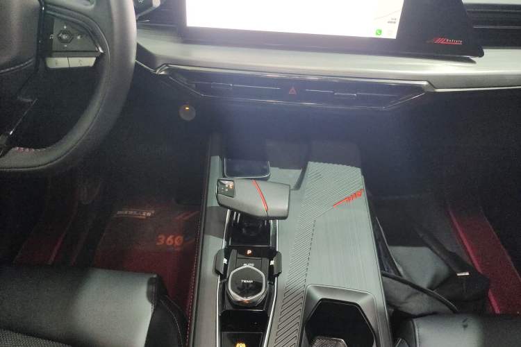 Used Oshan Z6 2022 Blue Whale 1.5T DCT Luxury Model