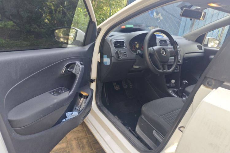 Used Volkswagen Polo 2014 1.4L Manual Comfort Edition
