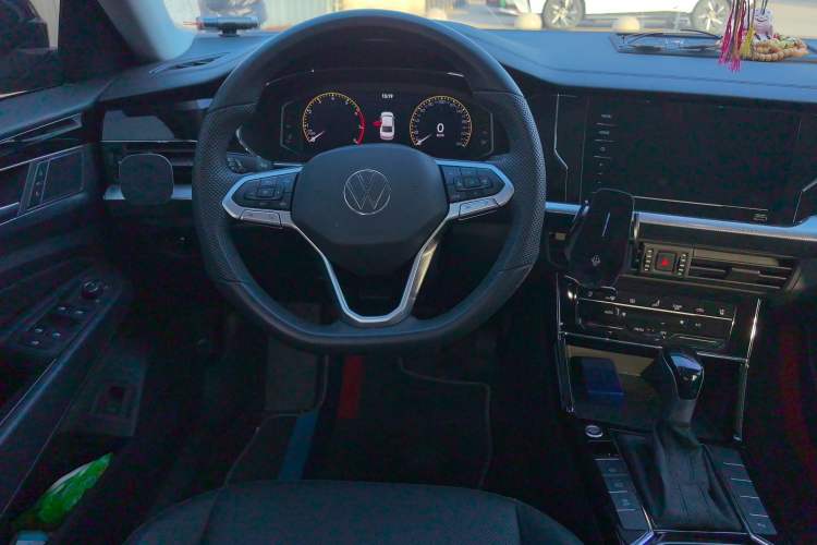 Used Volkswagen Passat 2025 Outstanding Model 330TSI Elite Edition
