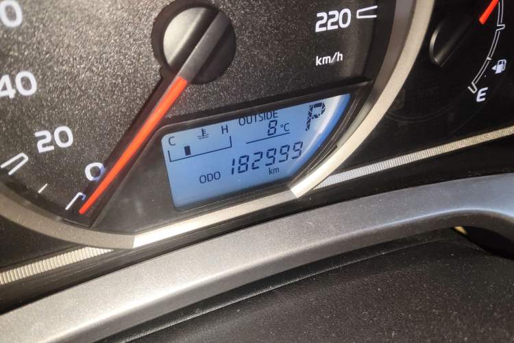 Used Toyota RAV4 2016 2.0L CVT Two-Wheel Drive Fashion Edition China V Standard
