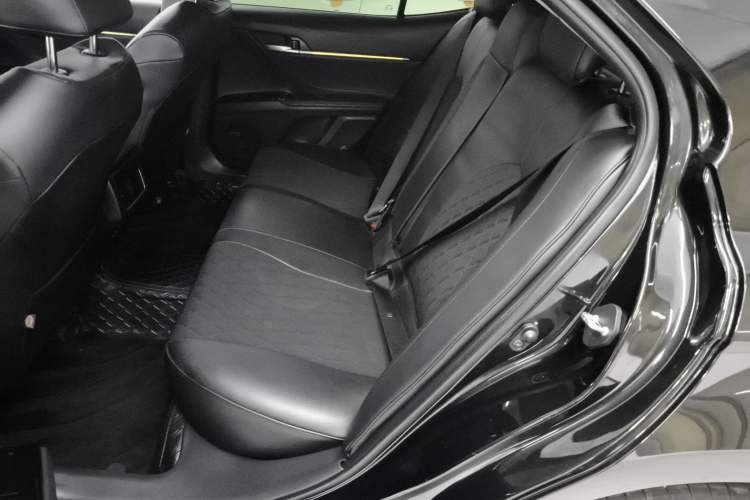 Used Toyota Camry 2021 2.0G Luxury Edition
