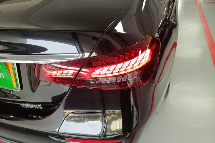 Used Mercedes-Benz E-Class New Energy 2022 Restyled E 350 e L Plug-in Hybrid Sedan
