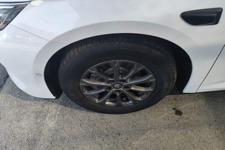 Used BYD Qin L 2025 DM-i Smart Drive 80KM Leading Model
