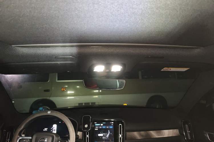 Used Volvo XC40 New Energy 2023 Four-Wheel-Drive High-Performance Version
