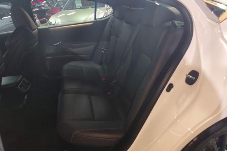 Used Lexus ES 2021 300h F SPORT
