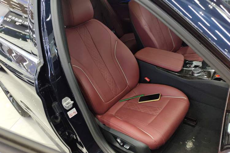 Used BMW 5 Series 2022 Second Facelift 525Li M Sport Package
