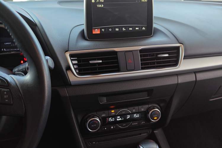 Used Mazda Mazda 3 Axela 2016 Sedan 2.0L Automatic Sport Model
