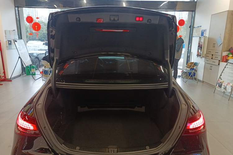 Used Mercedes-Benz E-Class 2022 Second Facelift E 300 L Sporty and Stylish Edition
