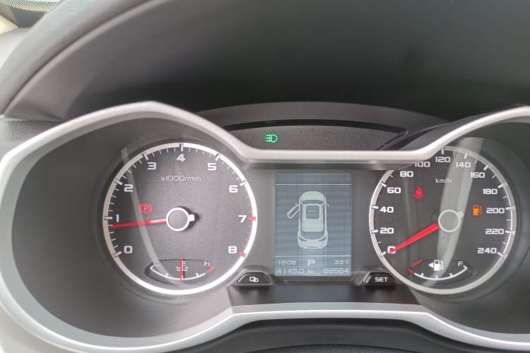 Used Geely Auto Emgrand X7 Sport 2018 1.8TD Automatic Two-Wheel Drive Zhiya Model
