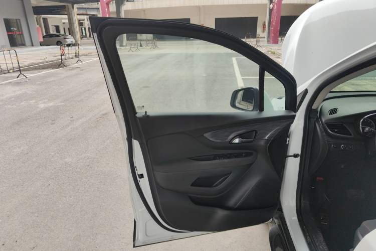 Used Buick Encore 2016 18T Automatic Two-Wheel Drive Urban Leading Edition
