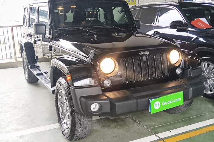 Used  Wrangler 2015 3.0L Sahara Four-Door Comfort Edition