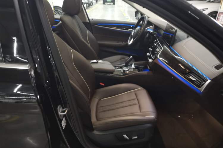 Used BMW 5 Series 2022 Second Facelift 525Li Luxury Package
