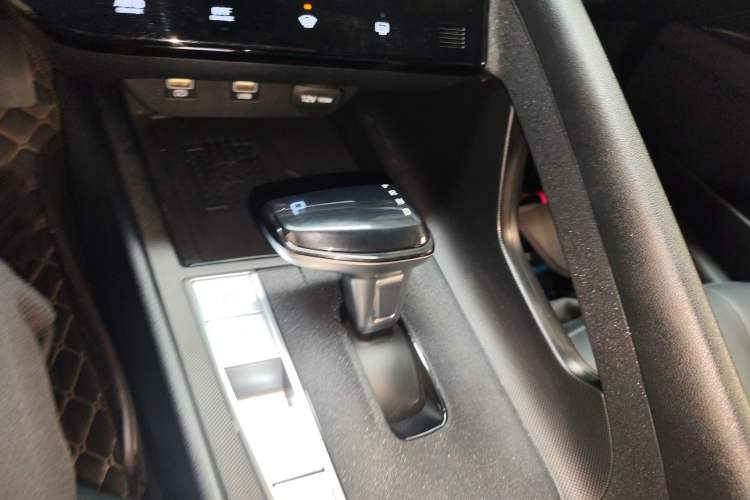 Used Hyundai Elantra 2022 1.5L CVT LUX Prestige Edition
