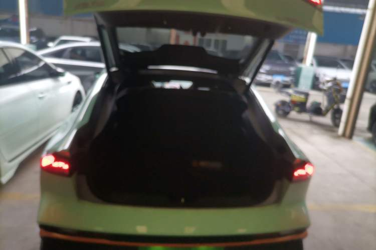 Used Changan UNI-V 2024 1.5T Prestige Edition
