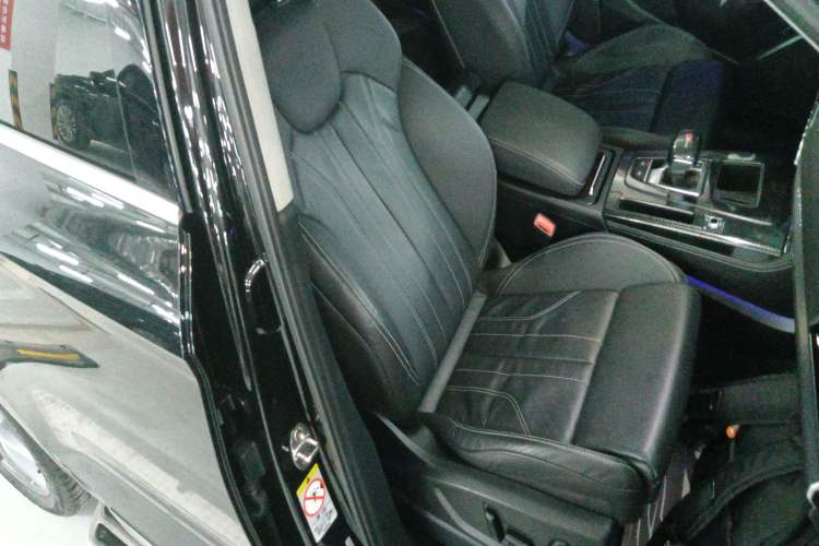 Used Audi Q5L 2022 40T Fashionable and Dynamic Model