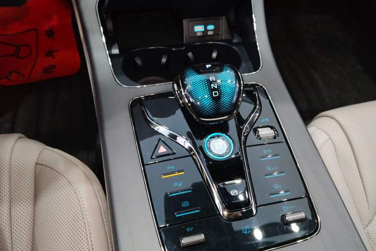 Used BYD Han 2025 DM-i Intelligent Driving Edition 125KM LiDAR Flagship Model
