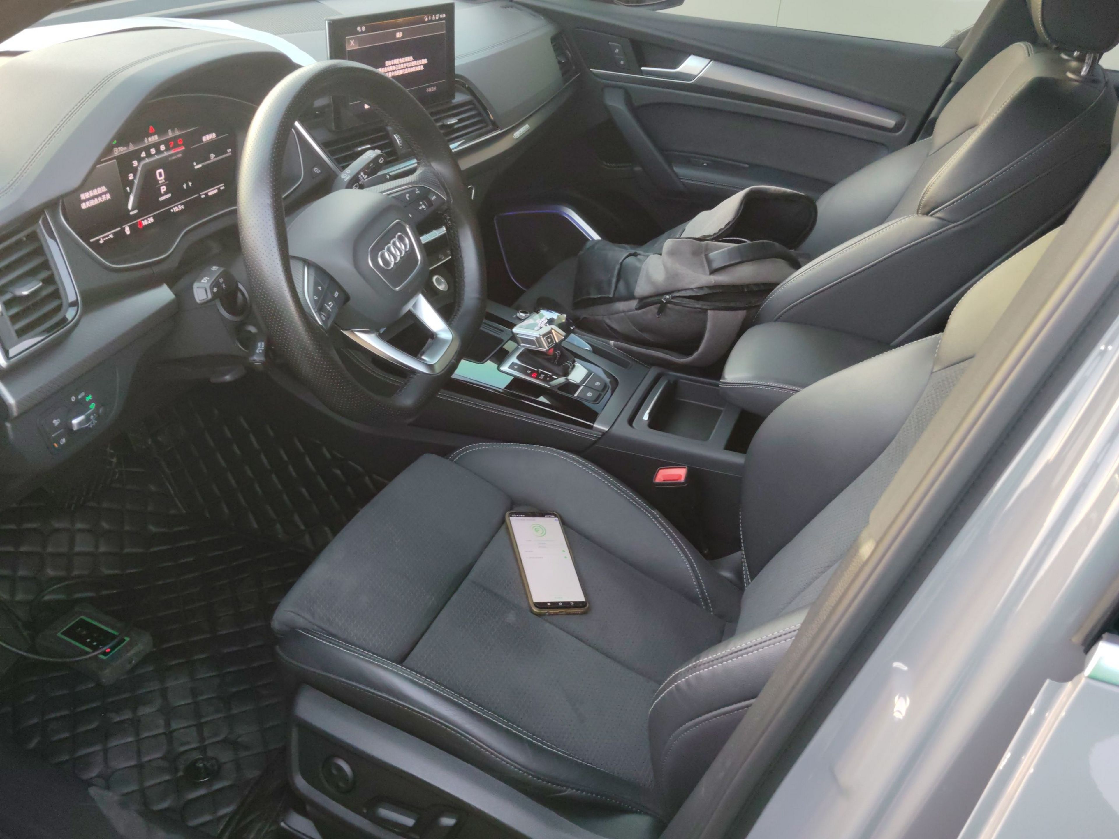 Переднее сиденье в автомобиле