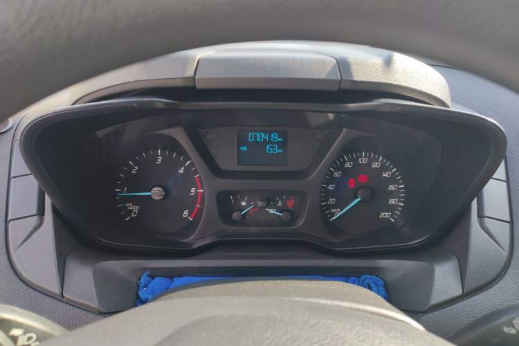 Used Ford Transit 2019 2.0T Diesel Multi-Purpose Commercial Vehicle Short Wheelbase Mid-Roof Design 6-Seater China VI Standard
