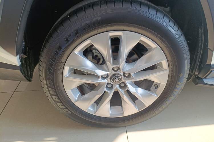 Used Toyota Wildlander 2022 Updated Version 2.0L CVT Two-Wheel Drive Leading Edition
