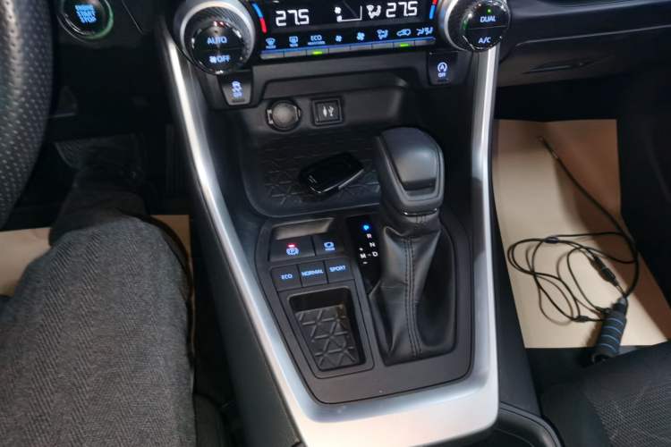 Used Toyota RAV4 2020 2.0L CVT Two-Wheel Drive Fashion Edition
