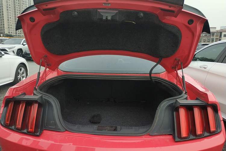 Used Ford Mustang 2015 2.3T Automatic U.S.-Spec Version
