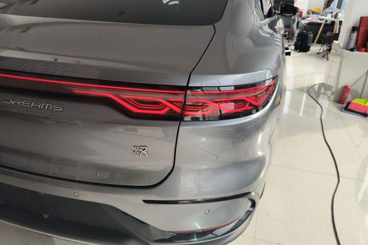 Used BYD Han 2023 EV Champion Edition 605KM Front-Drive Premium Model
