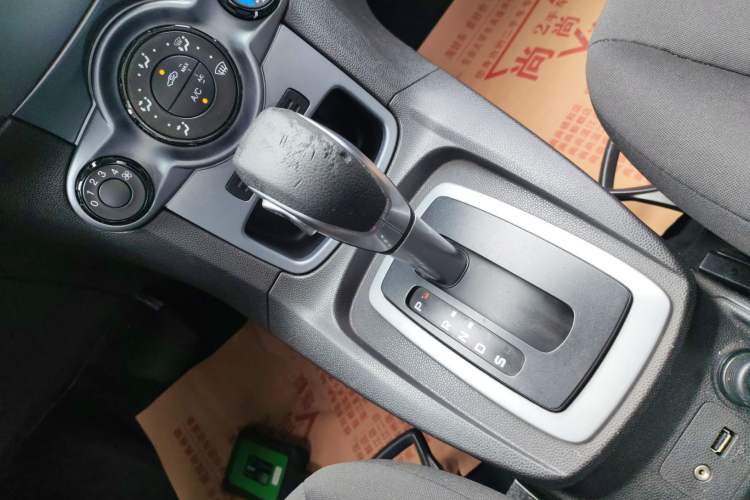 Used Ford Fiesta 2013 Hatchback 1.5L Automatic Fashion Edition
