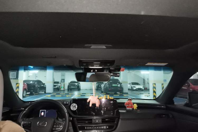 Used Lexus ES 2023 200 Excellence Edition
