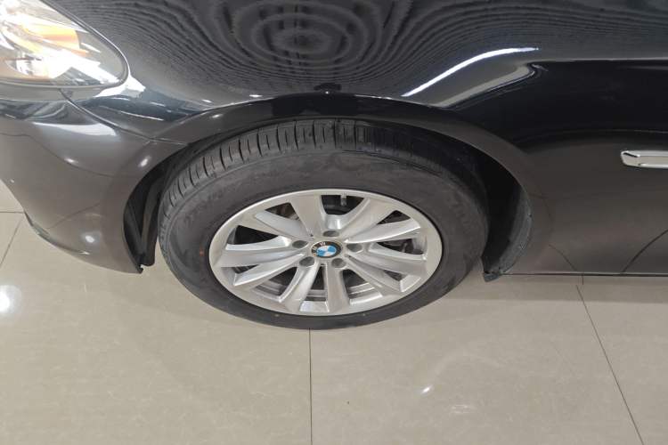 Used BMW 5 Series 2014 520Li Elegant Model
