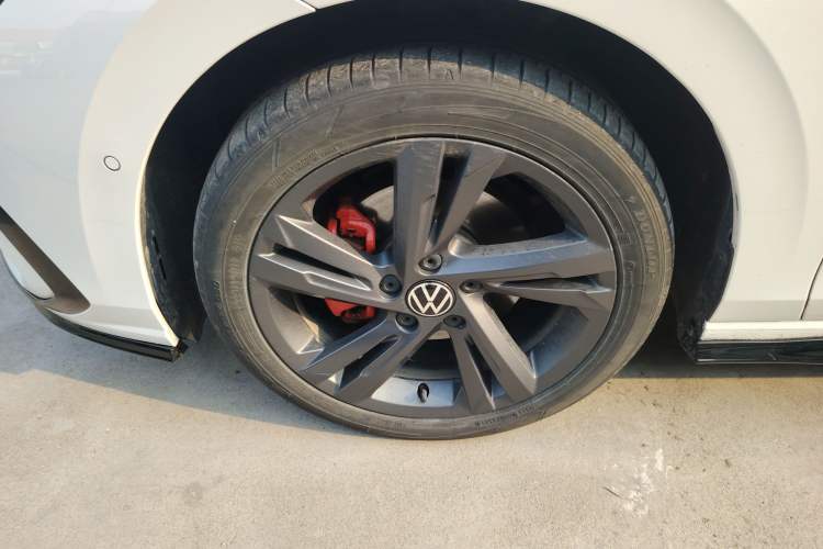 Used Volkswagen Golf 2023 Facelift 280TSI DSG R-Line
