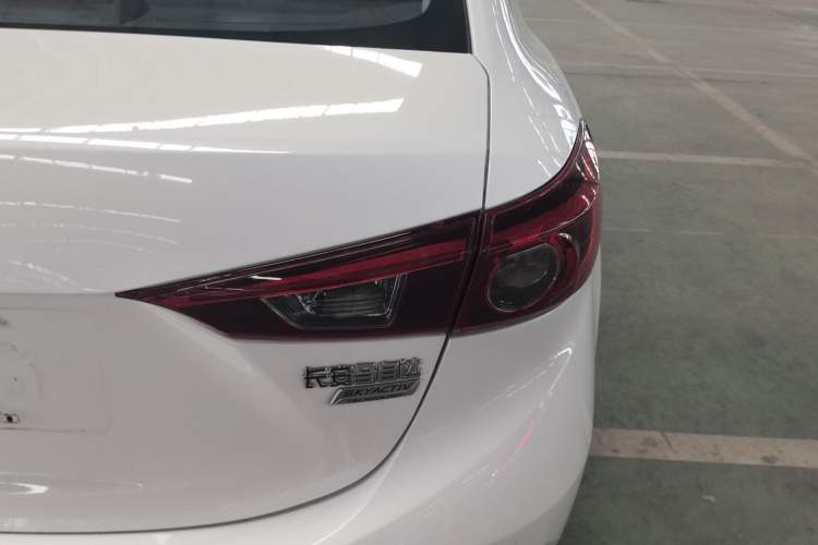 Used Mazda Mazda 3 Axela 2017 Sedan 1.5L Automatic Luxury Model Emission Standard China V
