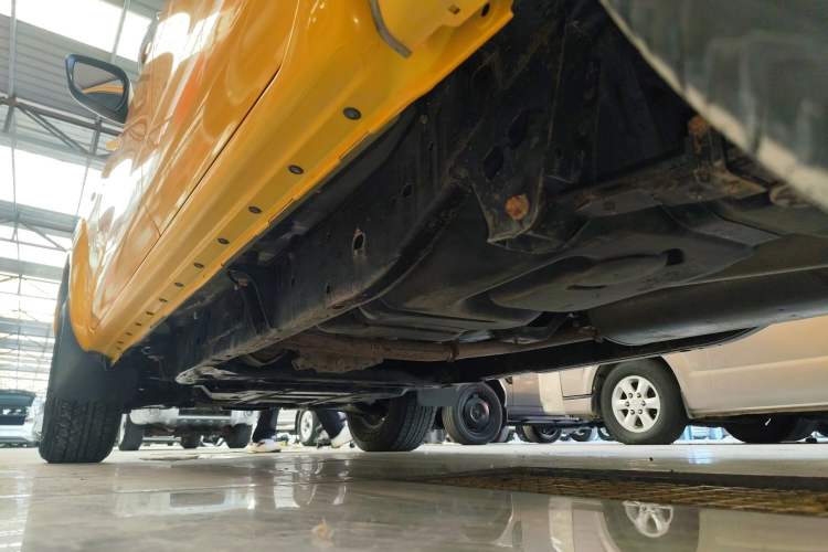 Used Nissan Navara 2021 2.5L Facelift Manual Transmission 4x4 Comfort Version QR25
