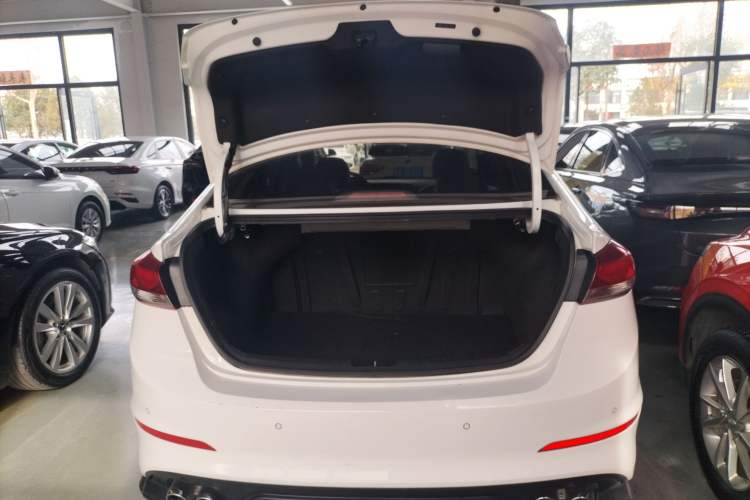 Used Hyundai Elantra 2016 1.6L Automatic ZhiXuan – Elite Version